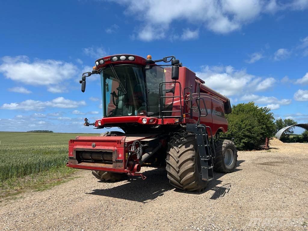CASE Axial Flow 7120 聯合收穫機