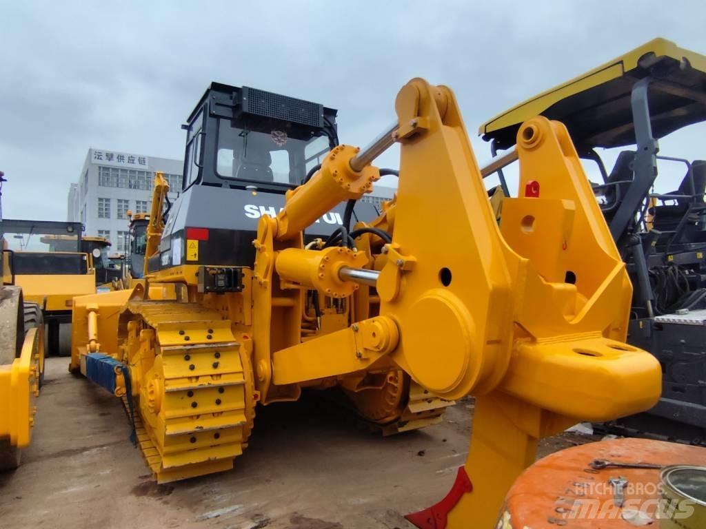 Shantui SD32 履帶推土機