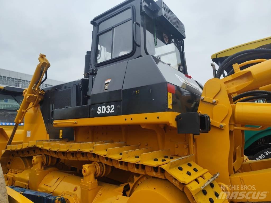 Shantui SD32 履帶推土機