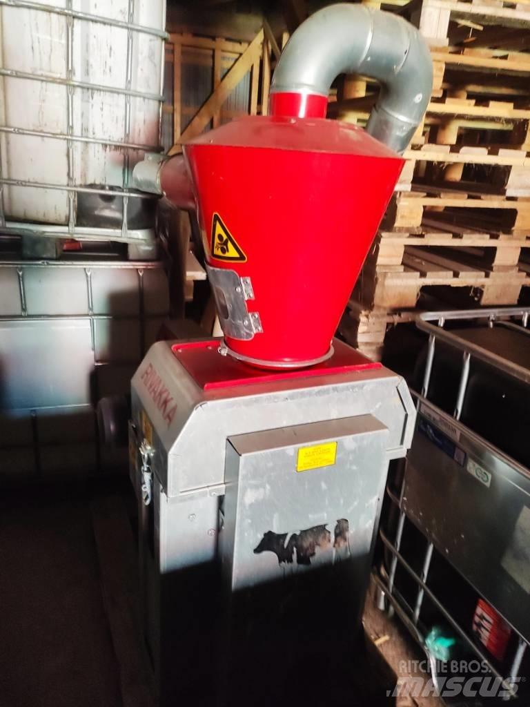 Rivakka 4 kw 動物進料機