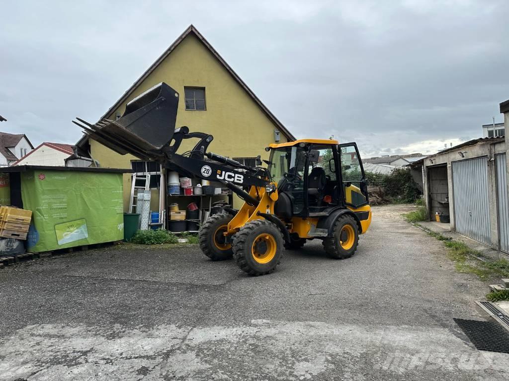 JCB 406 T 4 輪胎式裝載機