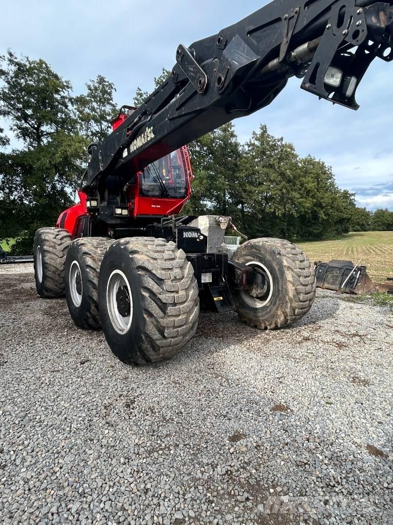 Komatsu 951 收穫機