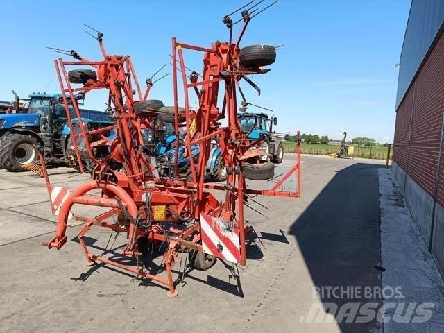 Kuhn GF8501 MHO 耙與翻草機