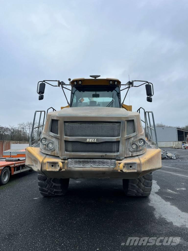 Bell B40 6x6 鉸接式起吊車