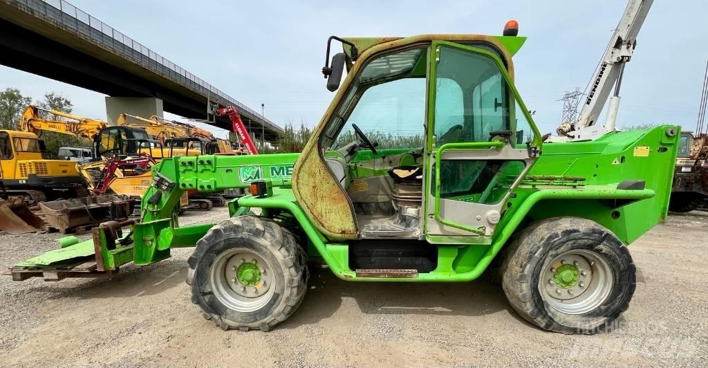 Merlo P38.14 伸縮臂操作車