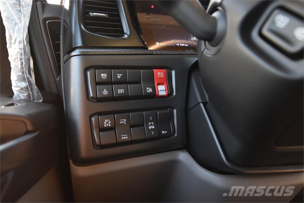 Scania R590 8X4 商用底盤車