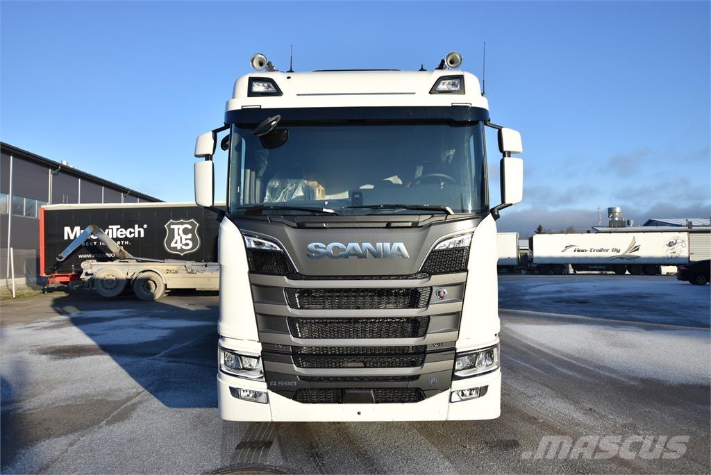 Scania R590 8X4 商用底盤車