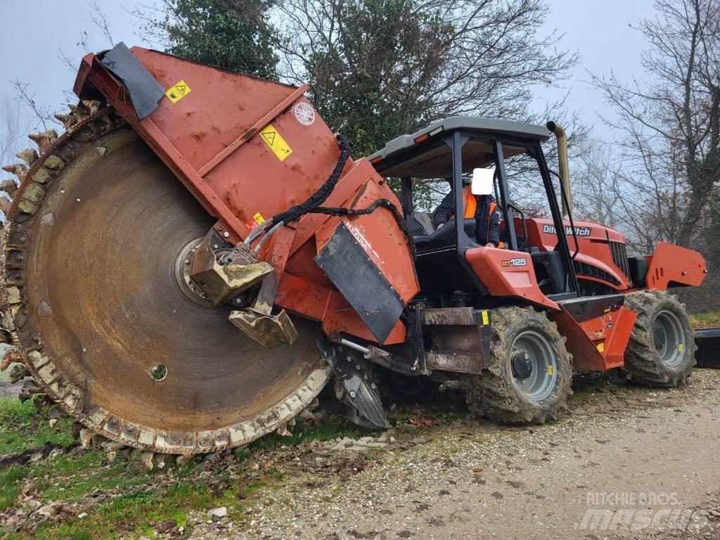 Ditch Witch RT125 掘溝機