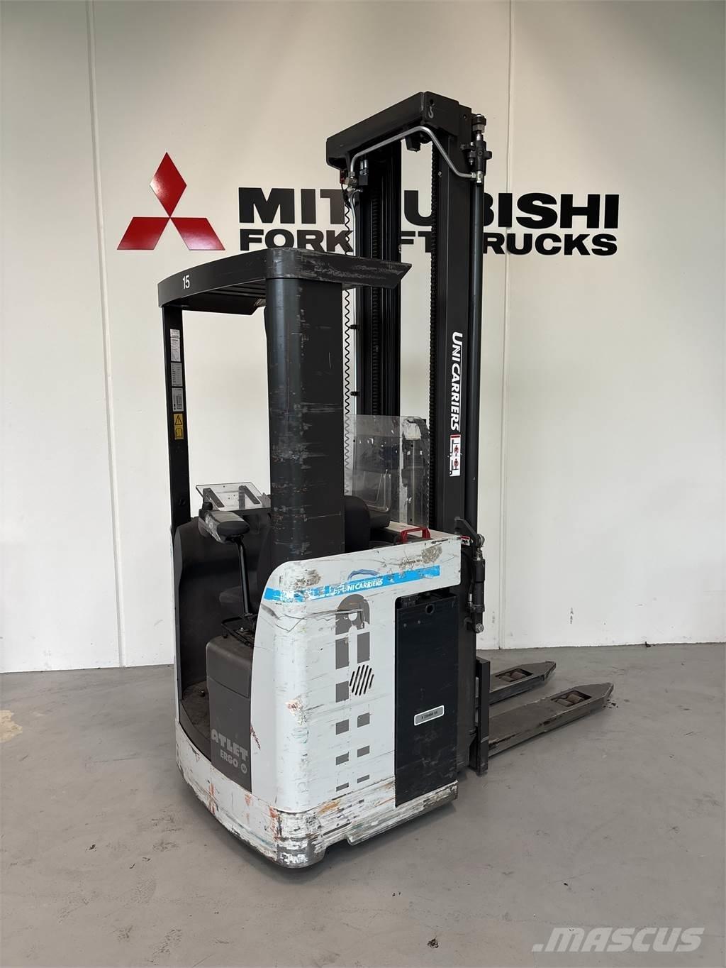 Atlet X160 行走控制式堆積機
