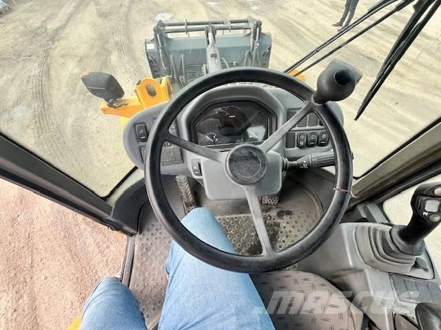 Volvo L 30 G 輪胎式裝載機