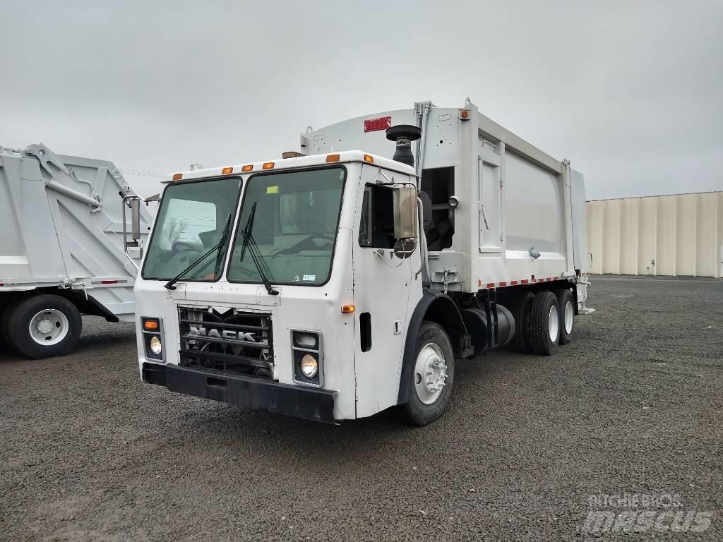 Mack LEU613 垃圾車