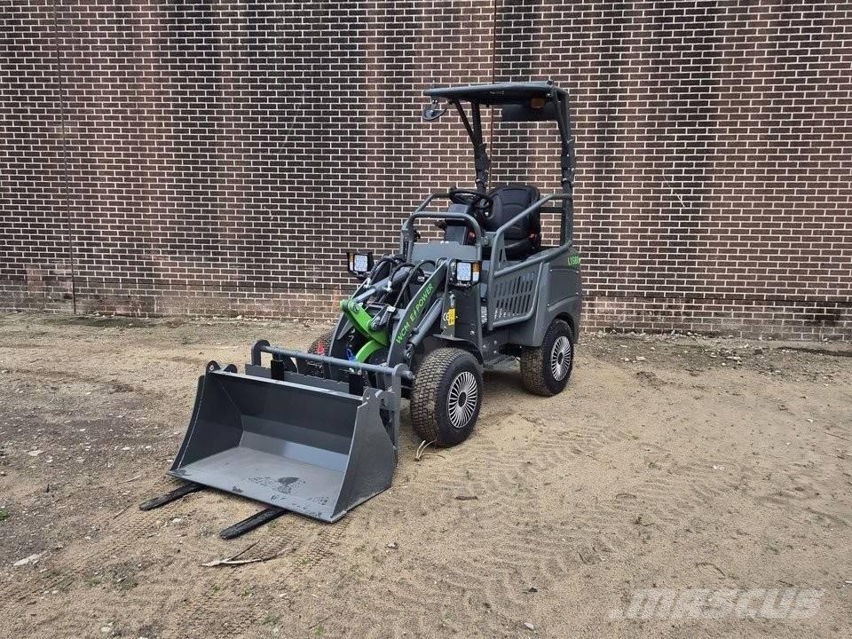 WCM L1580e 前端裝載機和挖掘機