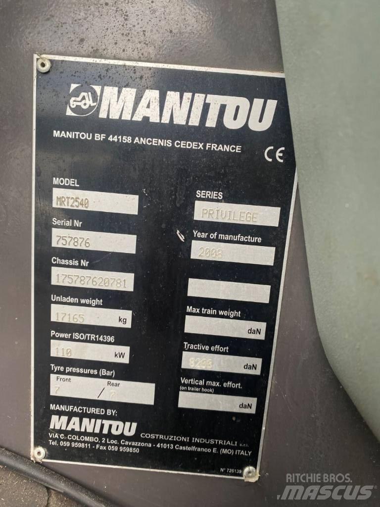 Manitou MRT 2540 伸縮臂操作車