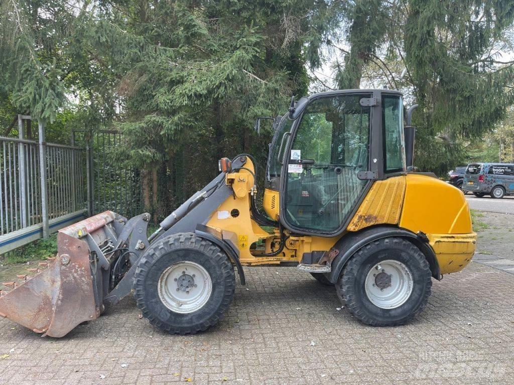 Volvo L25 輪胎式裝載機