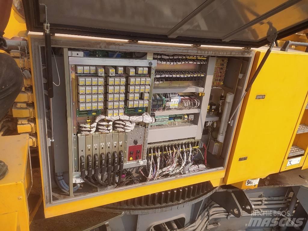 Liebherr LR 1400-2 履帶式起重機