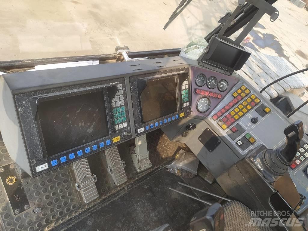 Liebherr LR 1400-2 履帶式起重機