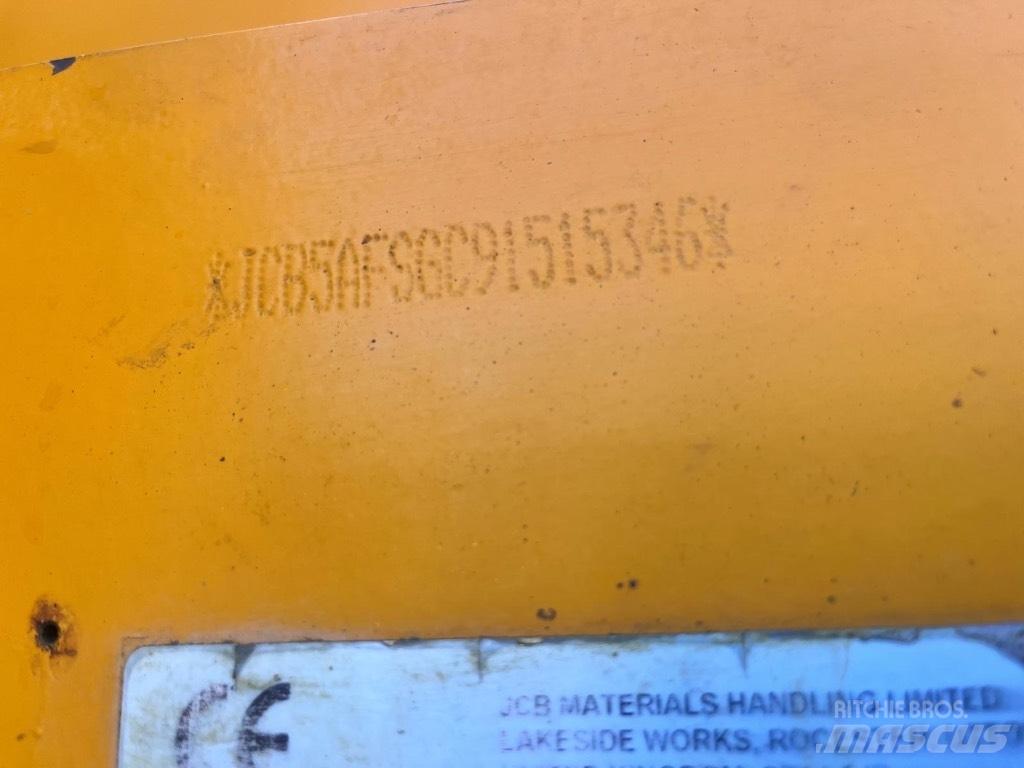 JCB 540-170 伸縮臂操作車