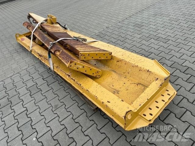 CAT 745 TAIL GATE 鉸接式起吊車