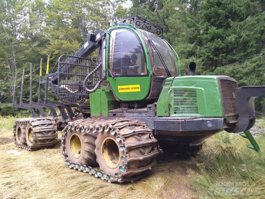 John Deere 810 E 集運機