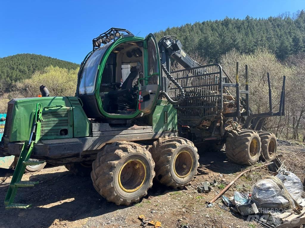 John Deere 810 E 集運機