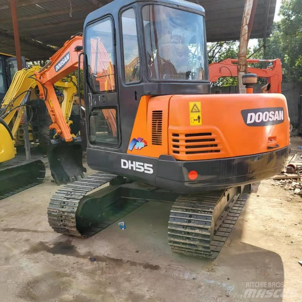Doosan DH 55 小型挖土機/掘鑿機<7t(小型挖掘機)