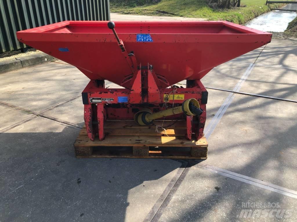 Kuhn MDS 701 礦物撒布機