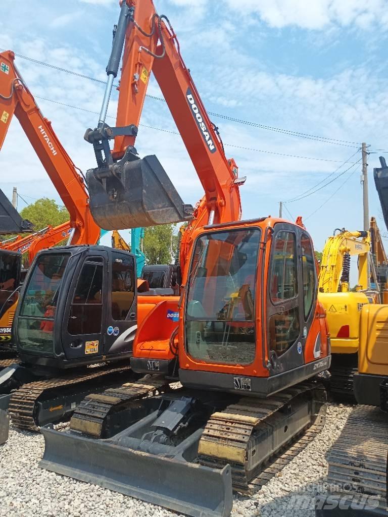 Doosan DX 75 履帶式 挖土機/掘鑿機/挖掘機