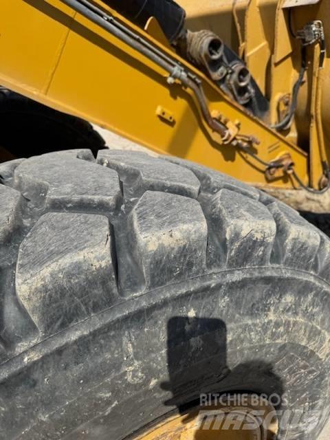CAT 930 H 輪胎式裝載機