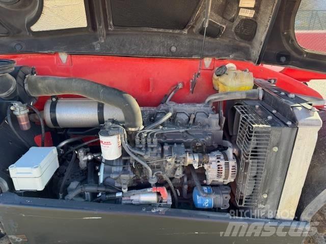 Manitou MT 625 伸縮臂操作車