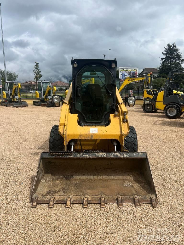 CAT 262 D 滑移轉向裝載機