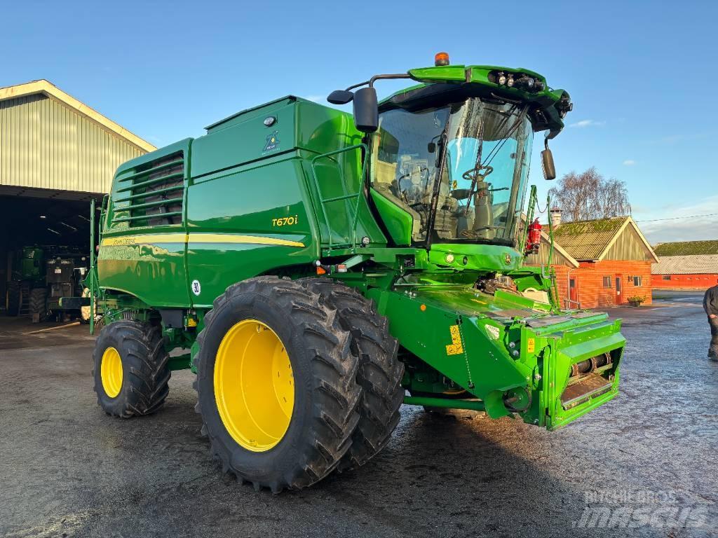 John Deere T670I 4WD 聯合收穫機