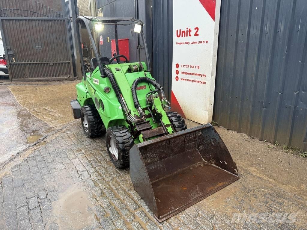 Avant 582 農業用伸縮臂裝載機