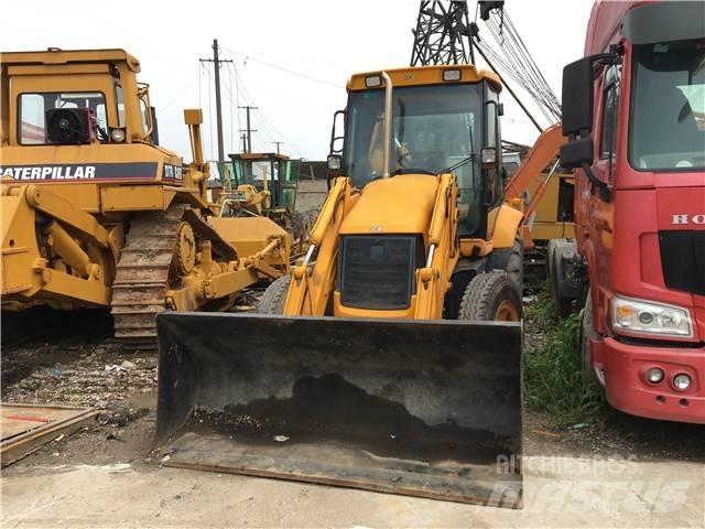 JCB 3CX 反鏟裝載機