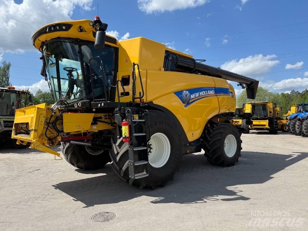 New Holland CX 8.90 聯合收穫機