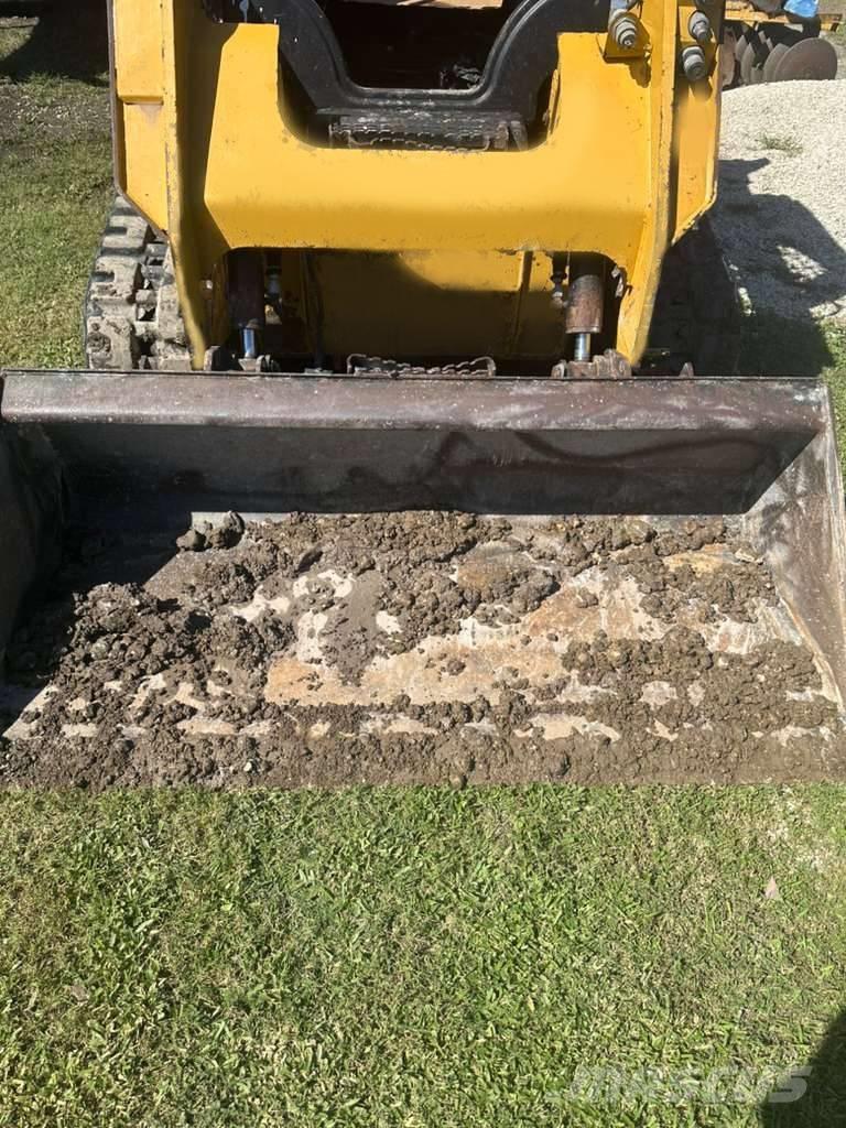 CAT 259 D 滑移轉向裝載機