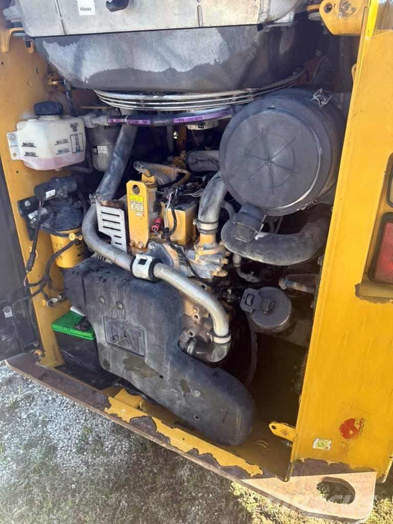 CAT 259 D 滑移轉向裝載機