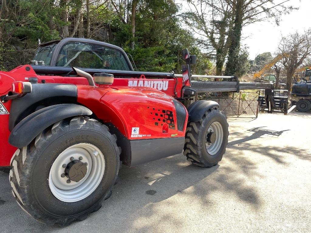 Manitou MT 932 伸縮臂操作車