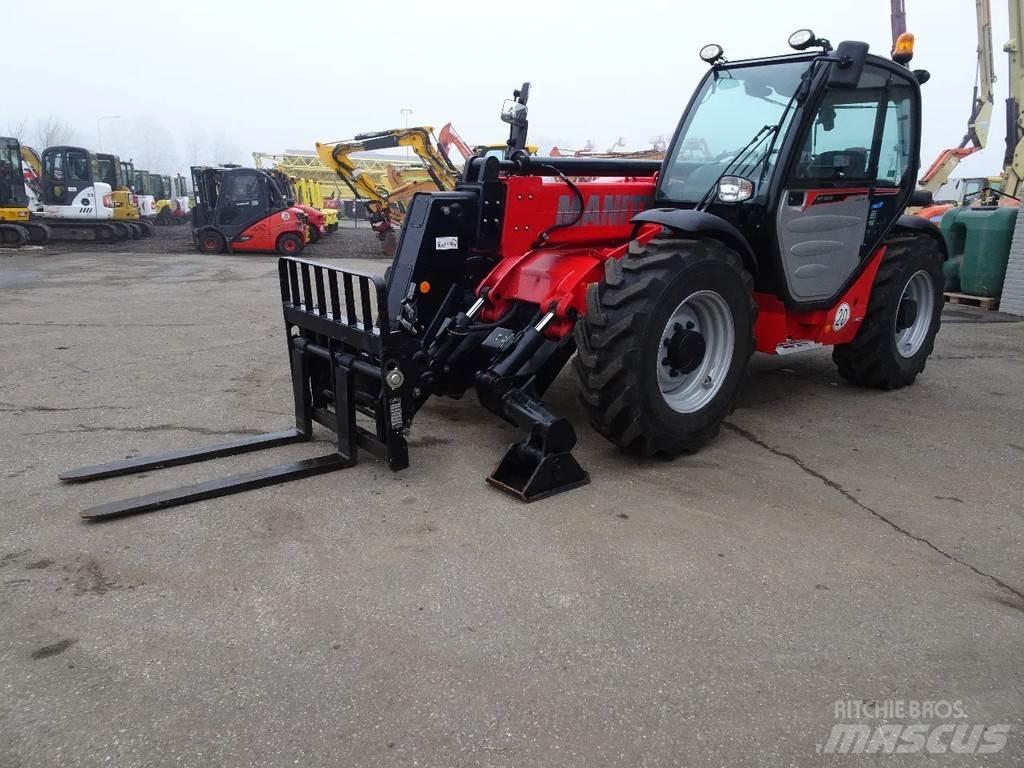 Manitou MT1033 伸縮臂操作車