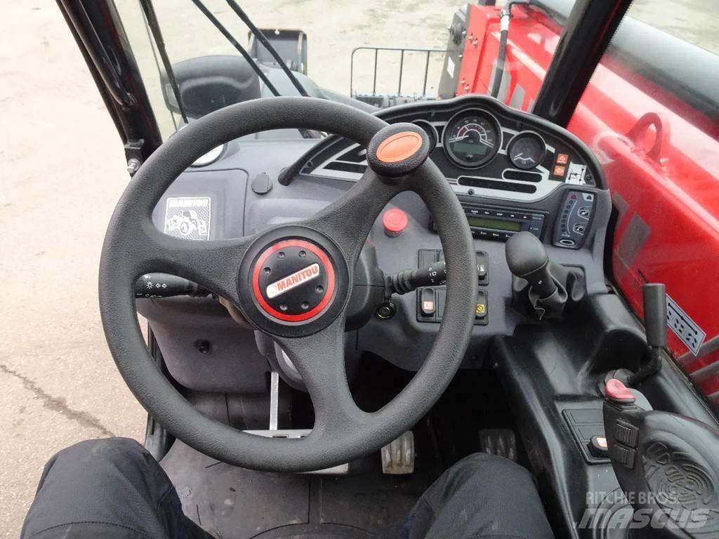 Manitou MT1033 伸縮臂操作車