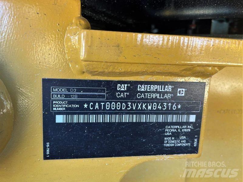 CAT D 3 履帶推土機