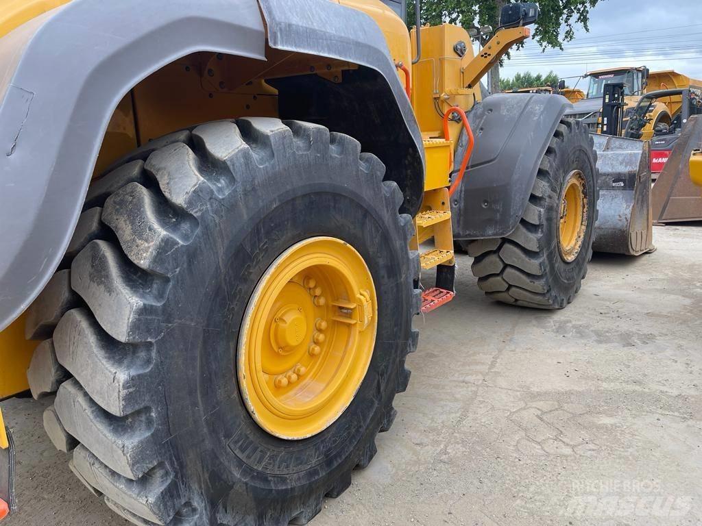 Volvo L 120 H 輪胎式裝載機