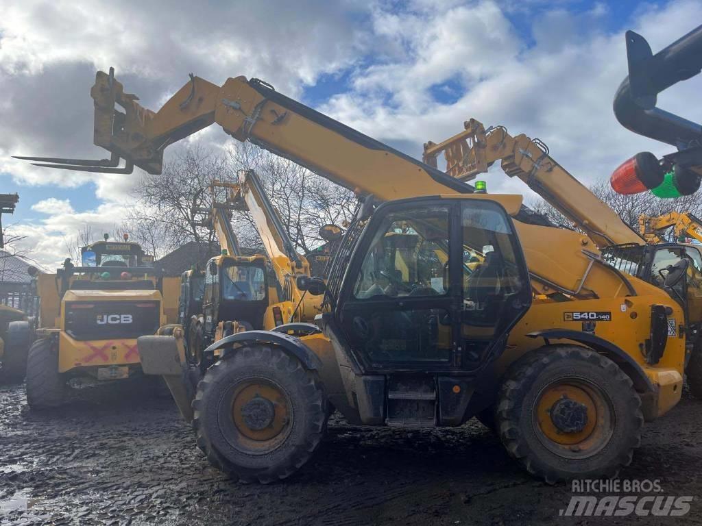 JCB 540-140 伸縮臂操作車
