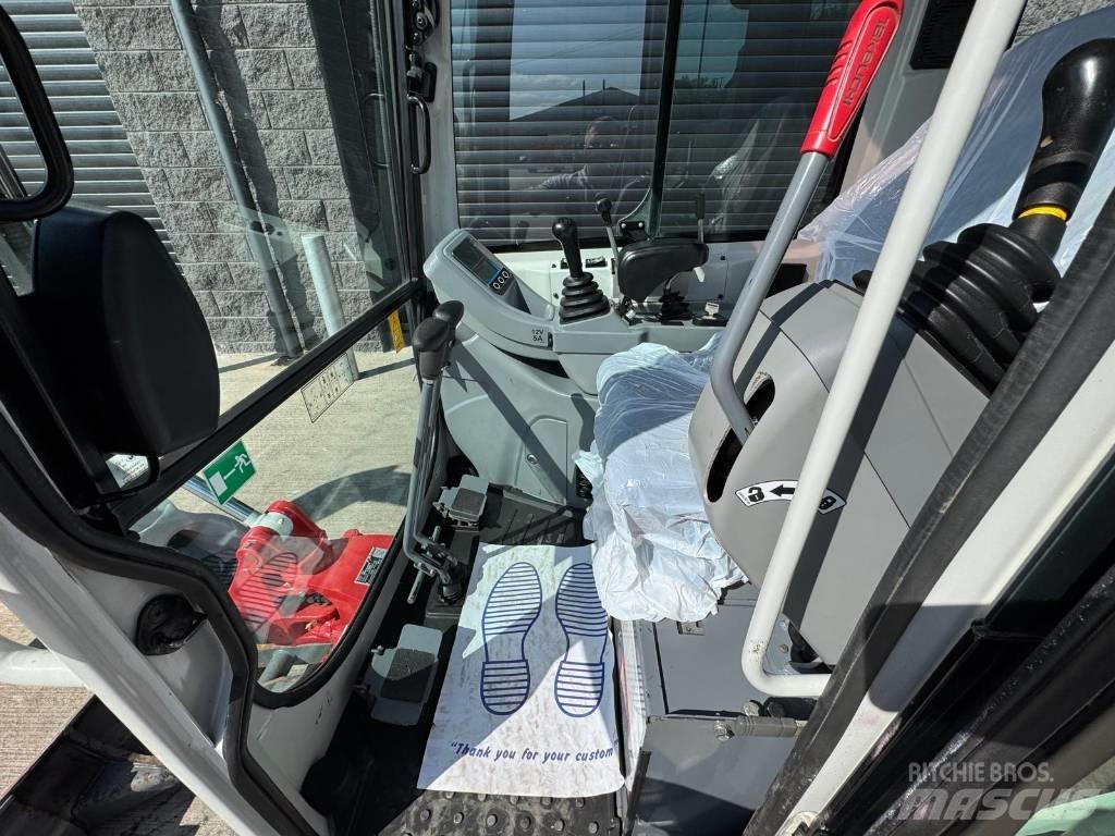 Takeuchi TB 216 小型挖土機/掘鑿機<7t(小型挖掘機)