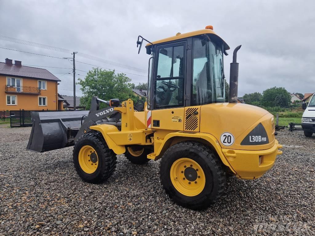 Volvo L 30 輪胎式裝載機