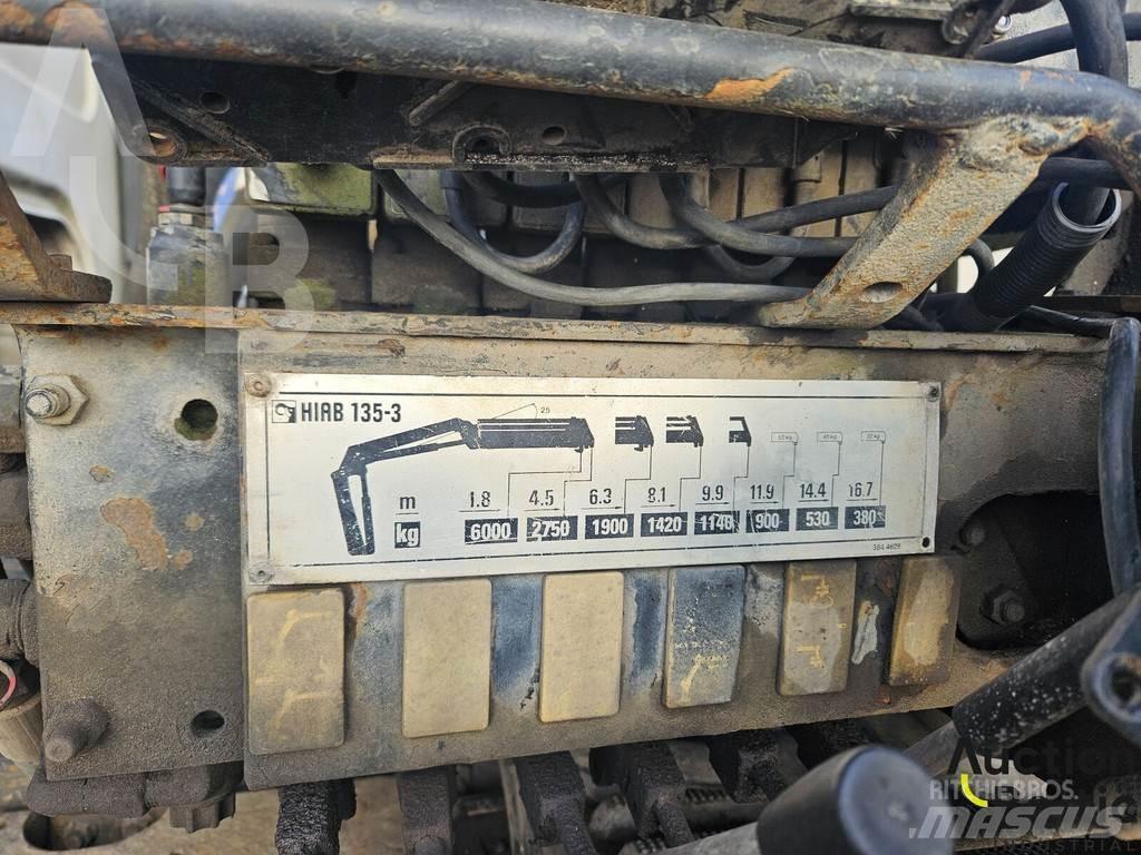 Volvo FE320 吊鉤式起重車