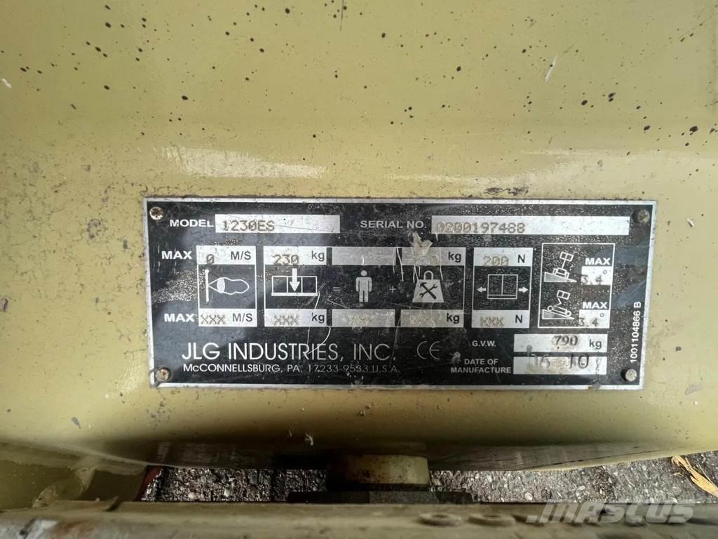 JLG 1230ES 伸縮臂高空作業車