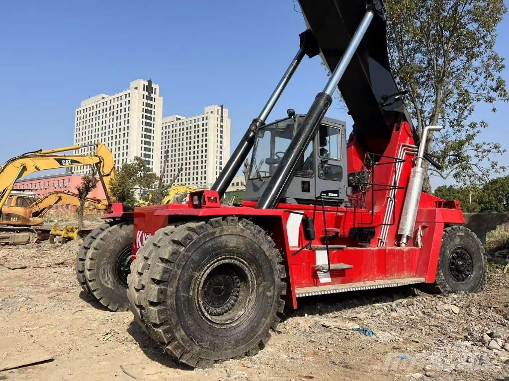 Kalmar DRF 450-60 前伸型堆積機