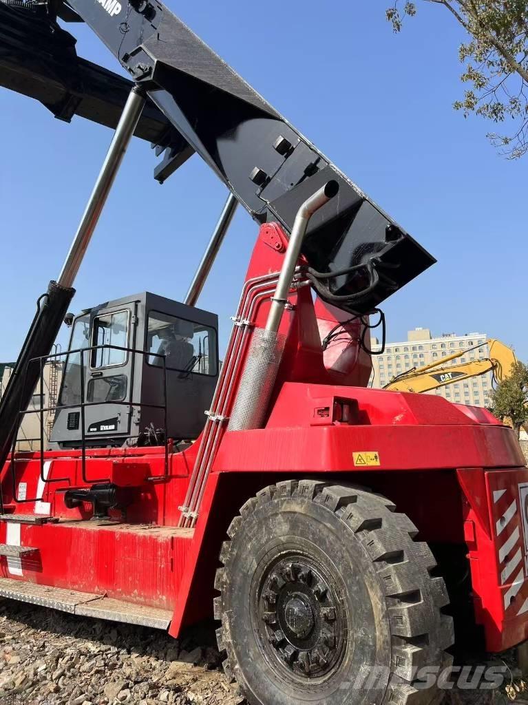 Kalmar DRF 450-60 前伸型堆積機