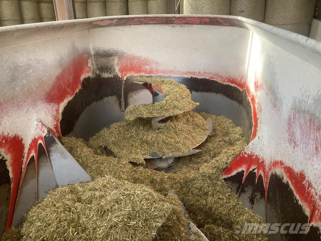 Trioliet AVM 24 進料機