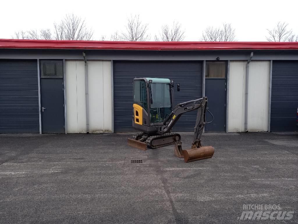 Volvo EC 15 小型挖土機/掘鑿機<7t(小型挖掘機)